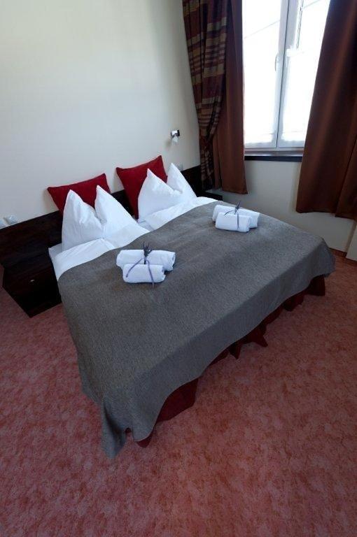 Penzion Villa Maura Banska Bystrica Room photo